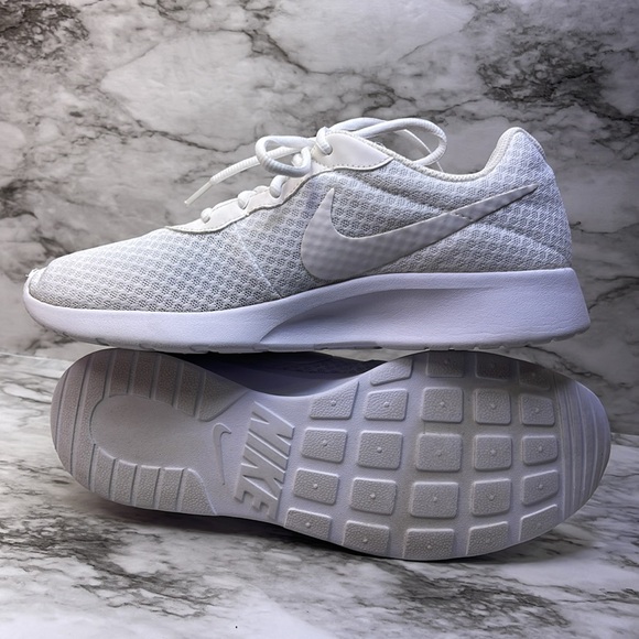 Nike Tanjun White Casual Athletic running Sneakers for finish line size US10 - Picture 12 of 14